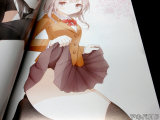 スカートたくし上げニーソ女子高生、パンツはいてない