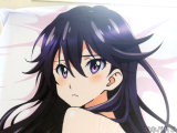 後ろを振り向く黒騎れい