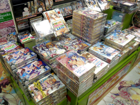 24日と31日の2週に分けて販売された5月のエロゲ、上は31日発売分