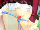 股間も際どいパンツ半脱ぎ