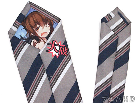 内側には、大破した艦娘をフルカラーでプリント！！