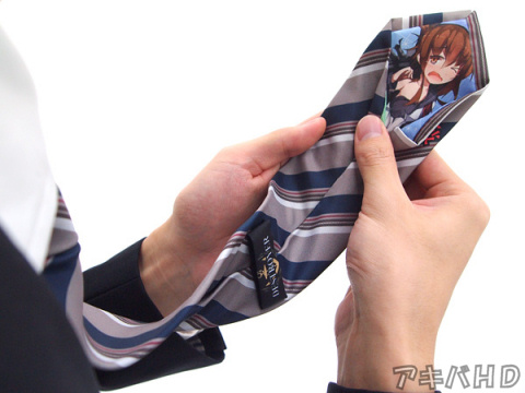 そっとネクタイをめくると艦娘に癒してもらえる